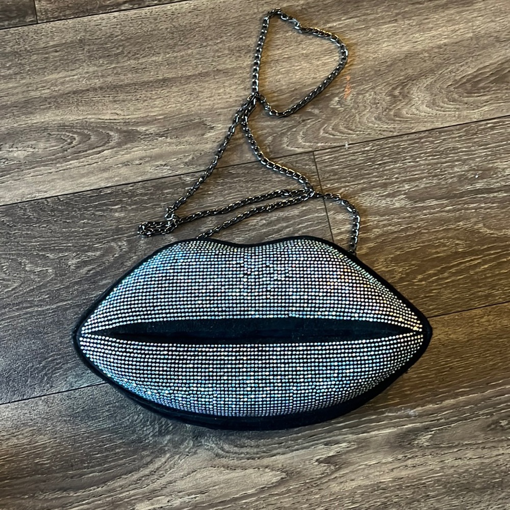Brand New Lip Purse